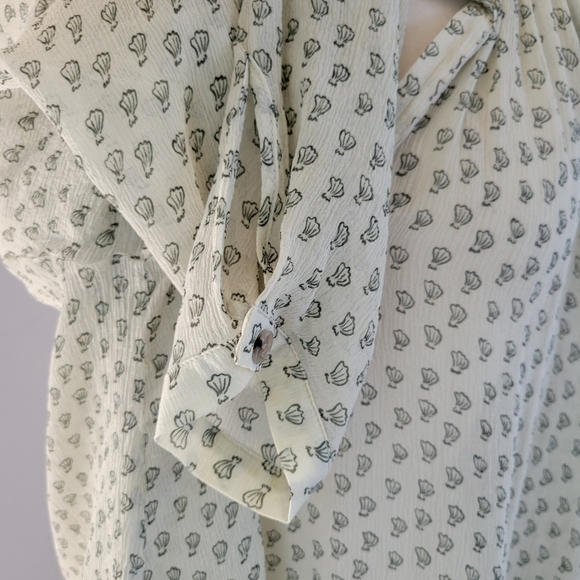 Samuji V Neck Semi Sheer Flowy Allover Print Blouse M - Picture 11 of 14